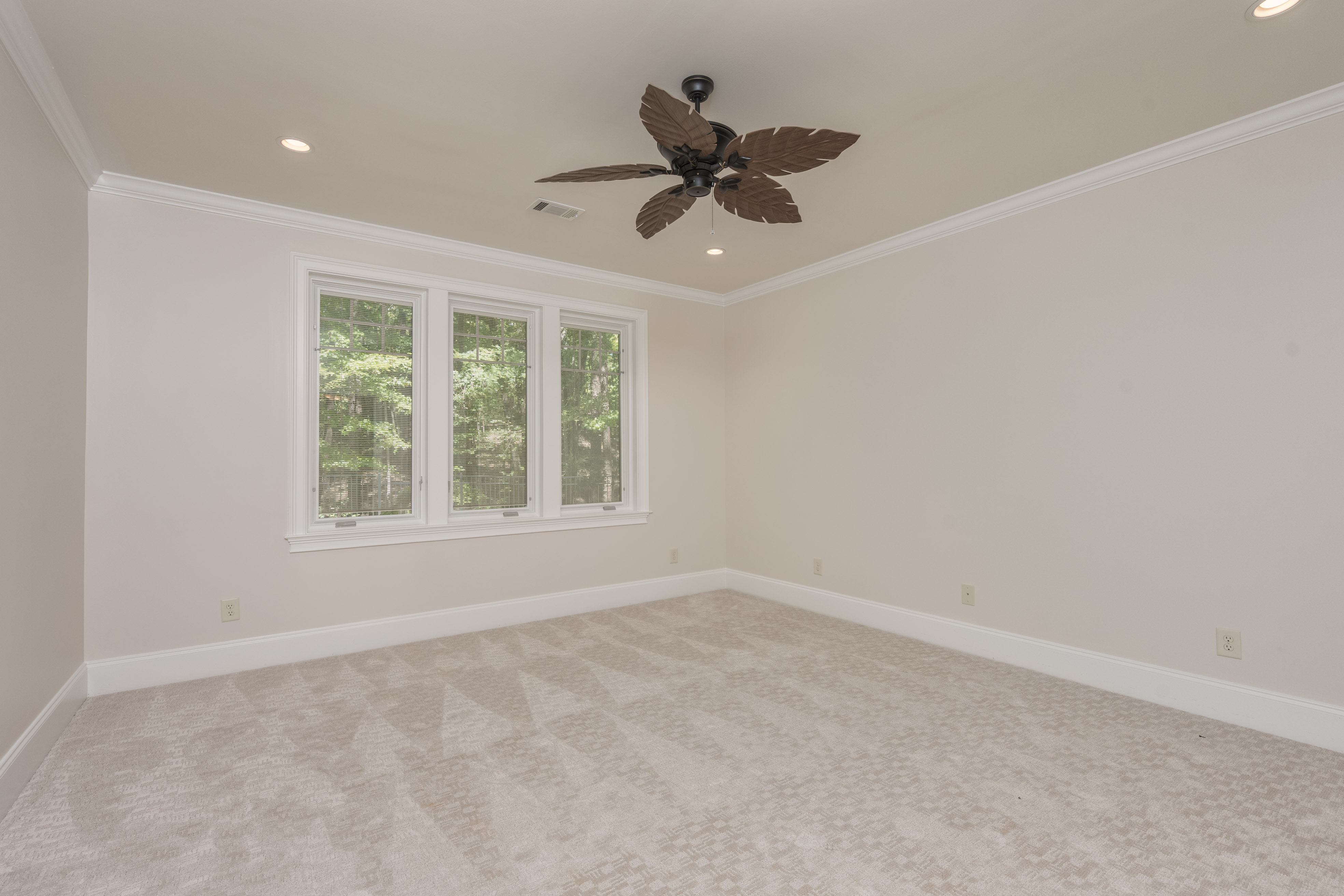 1001 Walton Way image 52